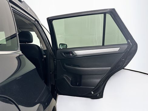 Used 2017 Subaru Outback 2.5i Premium image 29