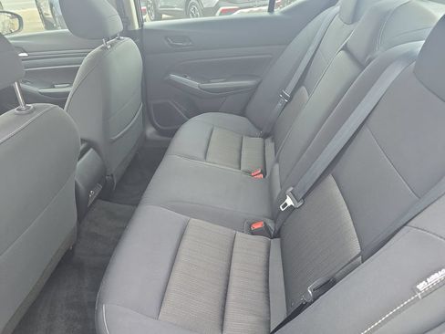 Used 2025 Nissan Altima 2.5 SV FWD image 23