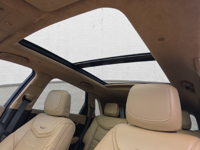 Used 2017 Cadillac XT5 Platinum AWD/4WD image 28