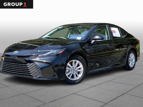 Certified 2025 Toyota Camry LE FWD image 1