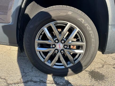 Used 2017 GMC Acadia SLT image 34