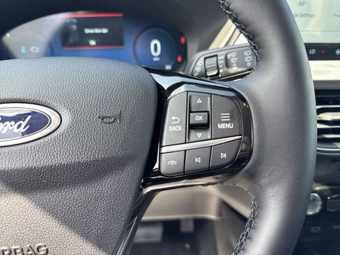 New 2025 Ford Escape SE w/ PHEV Premium Package FWD image 18