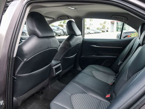 Used 2022 Toyota Camry SE FWD image 18