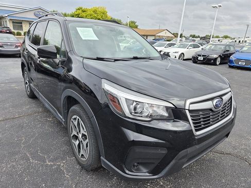 Used 2020 Subaru Forester Premium image 1