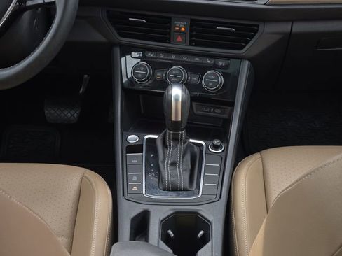 Used 2021 Volkswagen Jetta SEL image 19