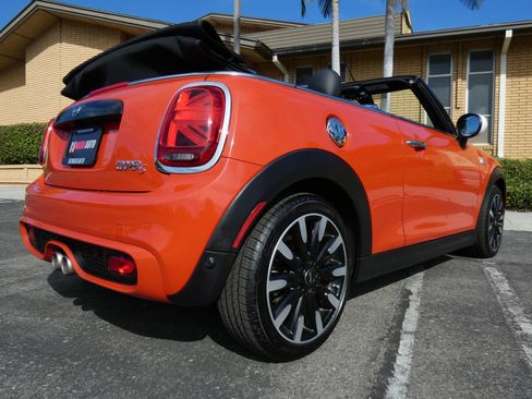 Used 2021 MINI Cooper S image 8