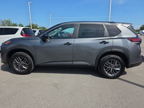 Used 2024 Nissan Rogue S image 8