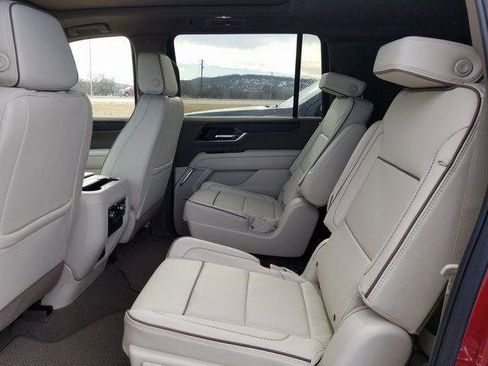 New 2026 GMC Yukon XL Denali w/ Sun & Power Step Package image 10