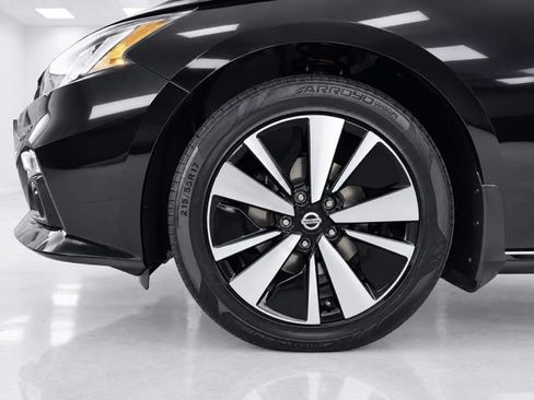 Used 2020 Nissan Altima 2.5 SV AWD/4WD image 9