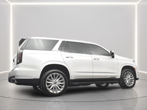 Used 2022 Cadillac Escalade Premium Luxury AWD/4WD image 16