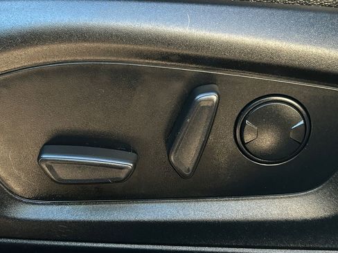 Used 2020 Ford Explorer XLT w/ Equipment Group 202A image 36