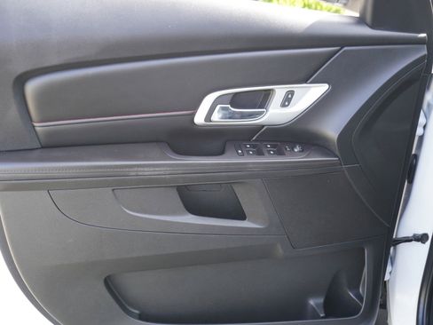 Used 2017 GMC Terrain SLE image 17