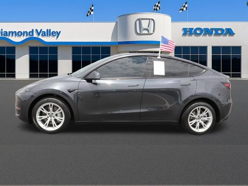 Used 2024 Tesla Model Y 2WD image 9