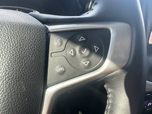 Used 2017 GMC Acadia SLT image 32
