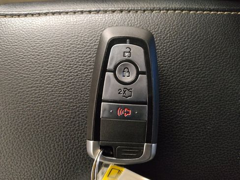 Used 2019 Ford Fusion SE w/ Equipment Group 151A FWD image 32