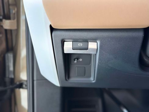 New 2026 Land Rover Defender 110 X-Dynamic SE image 23