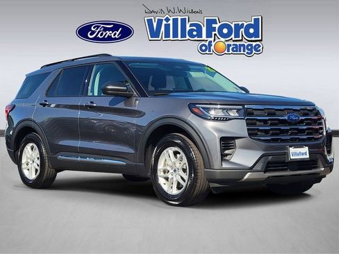 Used 2025 Ford Explorer Active image 1