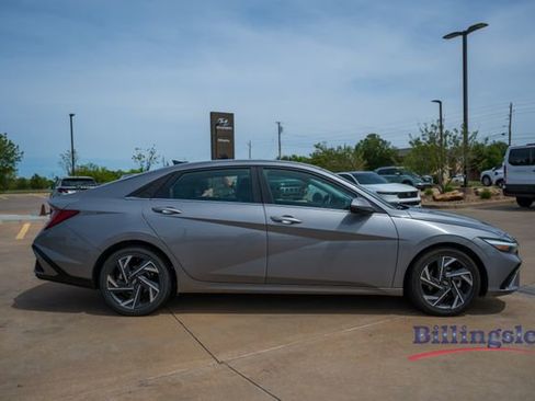 Used 2024 Hyundai Elantra Limited FWD image 6