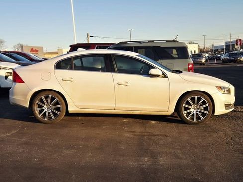 Used 2017 Volvo S60 T5 Inscription w/ Convenience Package image 3