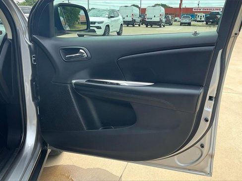 Used 2018 Dodge Journey SXT w/ Connectivity Group image 24