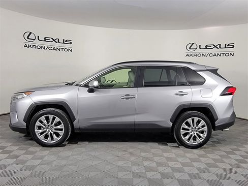 Used 2019 Toyota RAV4 XLE Premium image 7