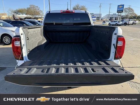 Certified 2025 GMC Canyon AT4 w/ LPO, Off Road Lift Package image 33
