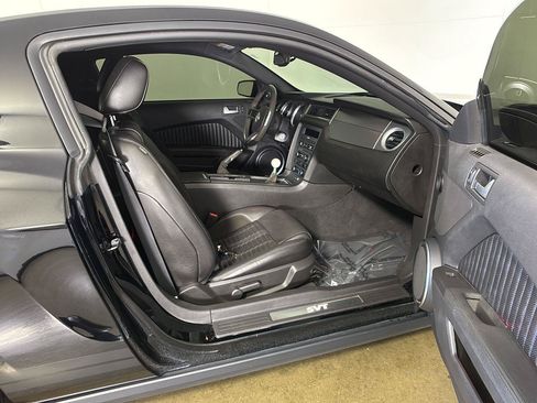 Used 2010 Ford Mustang Shelby GT500 RWD image 18