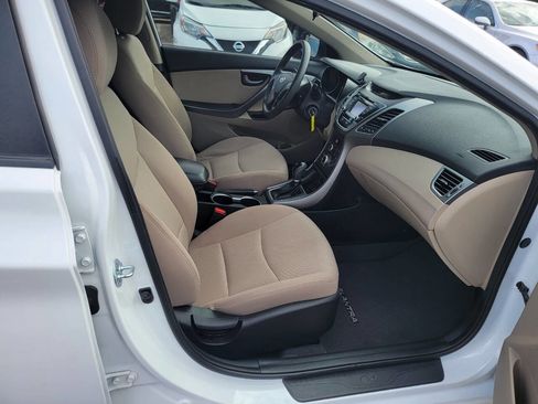 Used 2016 Hyundai Elantra SE w/ Option Group 02 image 18