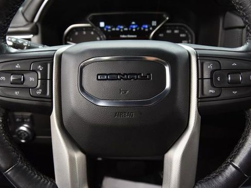 Used 2021 GMC Yukon Denali w/ Denali Premium Package image 23
