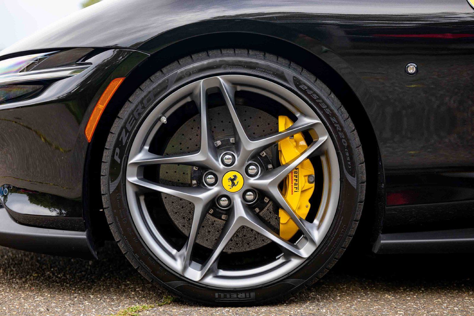 Used 2022 Ferrari Roma RWD image 17