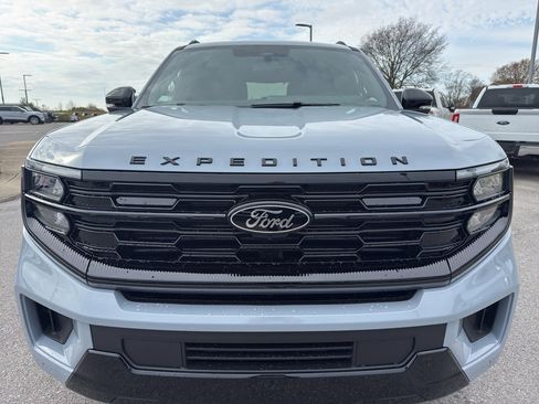 New 2025 Ford Expedition Platinum w/ Stealth Performance Package AWD/4WD image 2