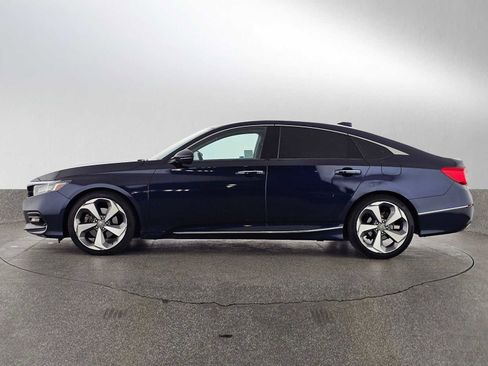Used 2018 Honda Accord Touring image 2