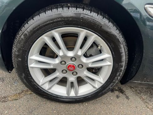 Used 2017 Jaguar XE Premium AWD/4WD image 17
