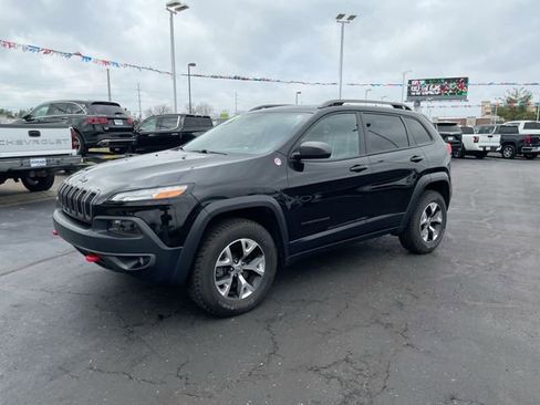 Used 2016 Jeep Cherokee Trailhawk w/ Comfort/Convenience Group image 2