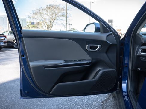 New 2025 Kia K4 LXS FWD image 23