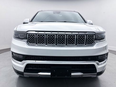 Used 2022 Jeep Grand Wagoneer Series III w/ Flexible Seating Group image 12