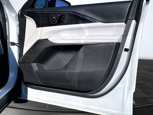 Used 2024 Cadillac Lyriq Sport AWD/4WD image 29