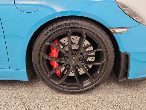 Used 2020 Porsche 718 Cayman GT4 RWD image 26