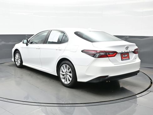 Used 2023 Toyota Camry LE FWD image 4