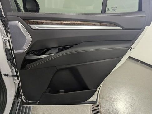 Used 2025 Cadillac Escalade Sport Platinum image 25