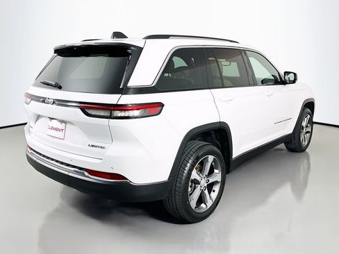 Used 2023 Jeep Grand Cherokee Limited AWD/4WD image 7
