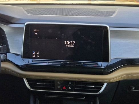 Used 2025 Volkswagen Atlas Cross Sport SE image 18