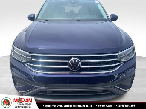 Used 2023 Volkswagen Tiguan SE FWD image 2