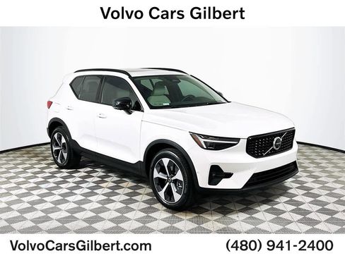 Used 2025 Volvo XC40 B5 Plus w/ Protection Package Premier image 1