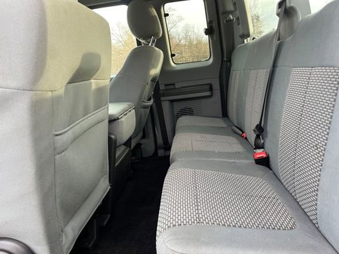 Used 2015 Ford F250 XLT w/ Snow Plow Prep Package image 29