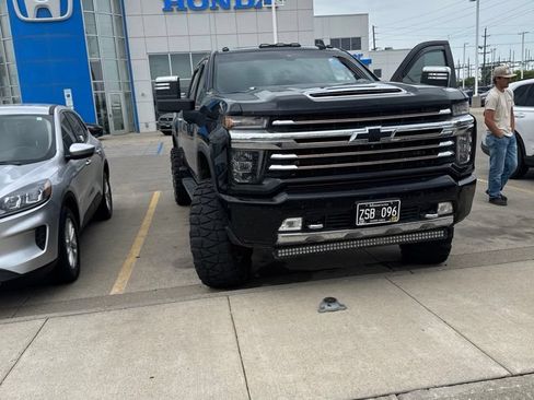 Used 2020 Chevrolet Silverado 3500 High Country w/ Z71 Off-Road Package AWD/4WD image 2