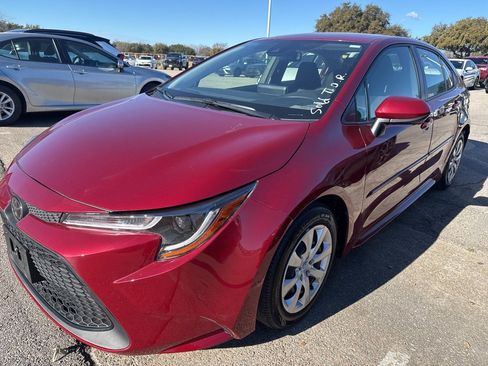 Used 2022 Toyota Corolla LE image 1