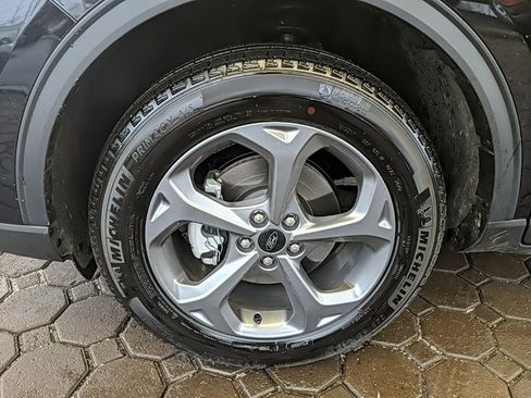 Used 2025 Ford Escape ST-Line w/ Cold Weather Package image 10