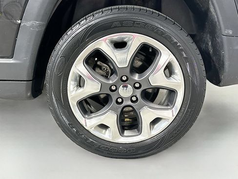 Used 2018 Jeep Compass Limited AWD/4WD image 31