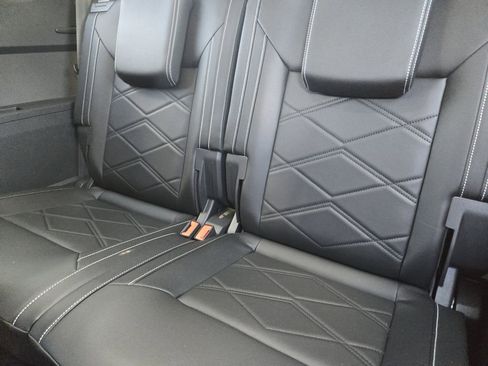 Used 2024 Volkswagen Atlas SE image 33